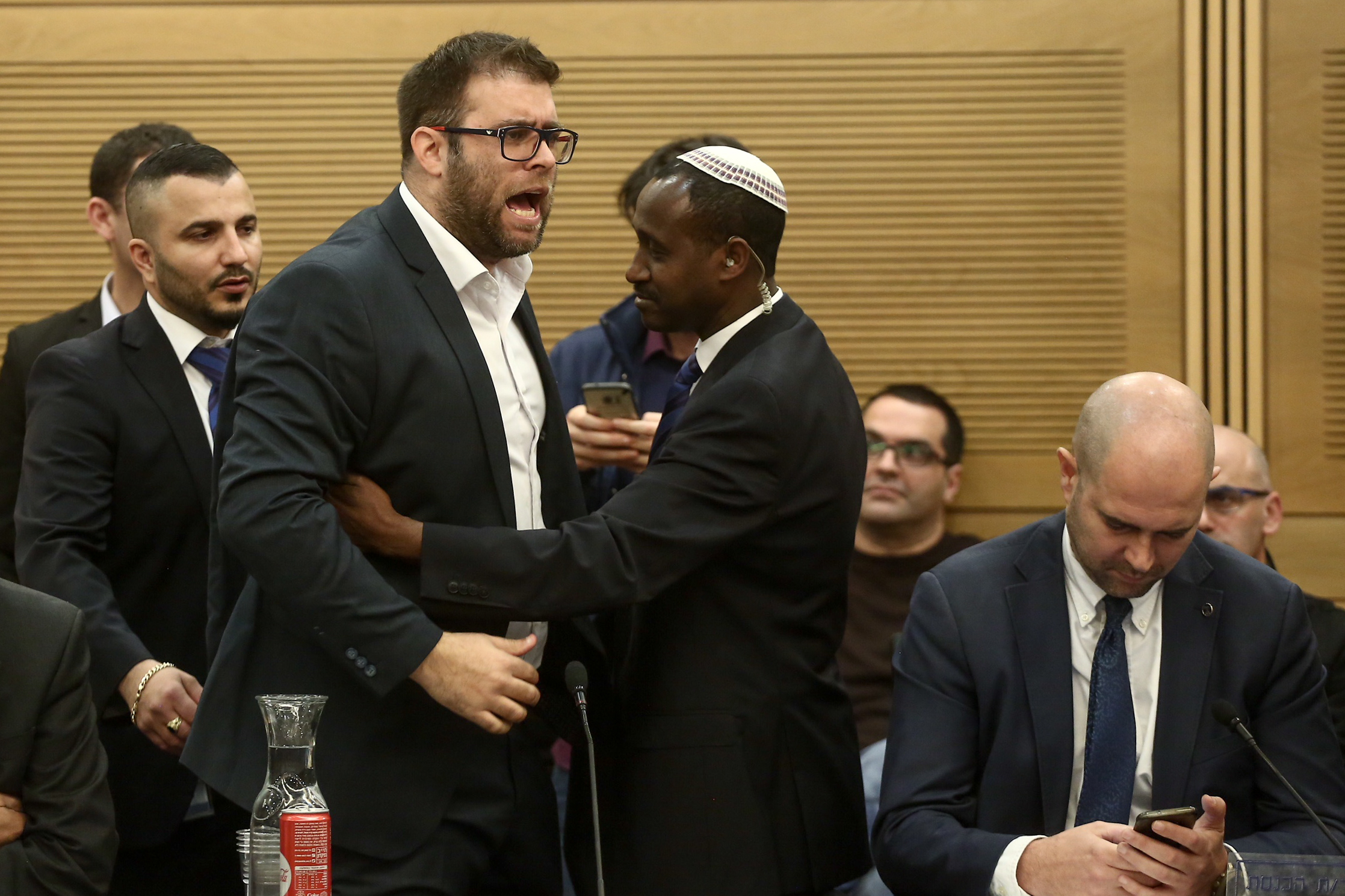 חבר הכנסת אורן חזן במהלך הדיון בוועדת הפנים של הכנסת. צילום: מרים אלסטר, פלאש 90