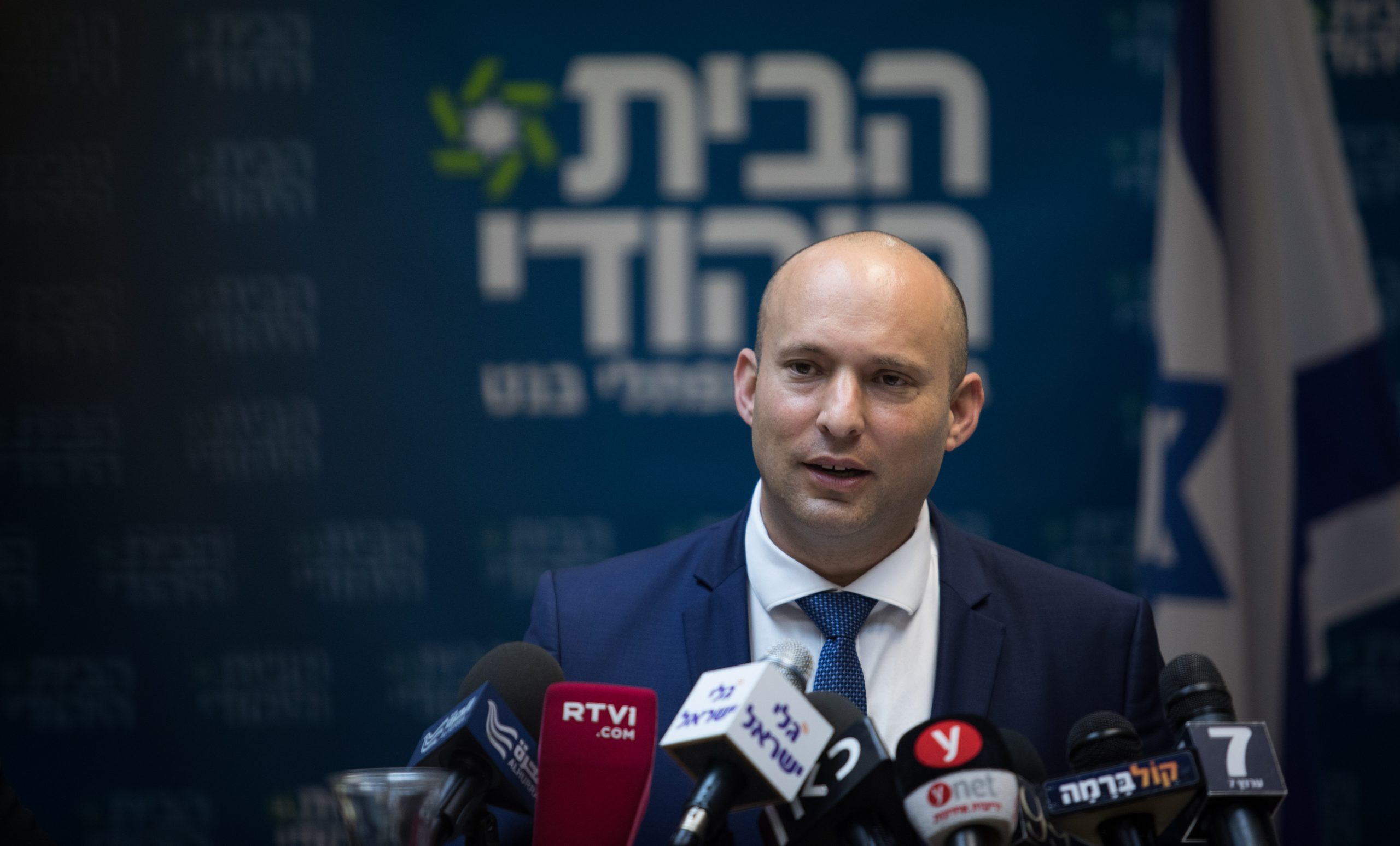 שופטת, מסרונים, חוקר, פוזננסקים, רשות לניירות ערך