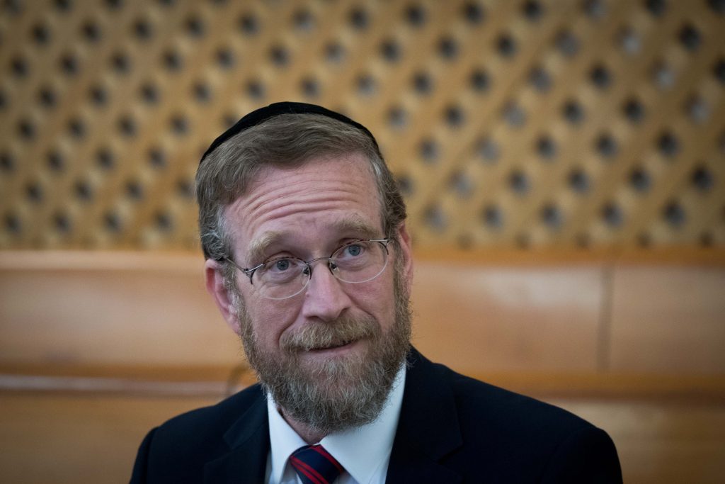 שקדים פלסטיני בחסות פעילים בינלאומיים ורבנים למען זכויות אדם