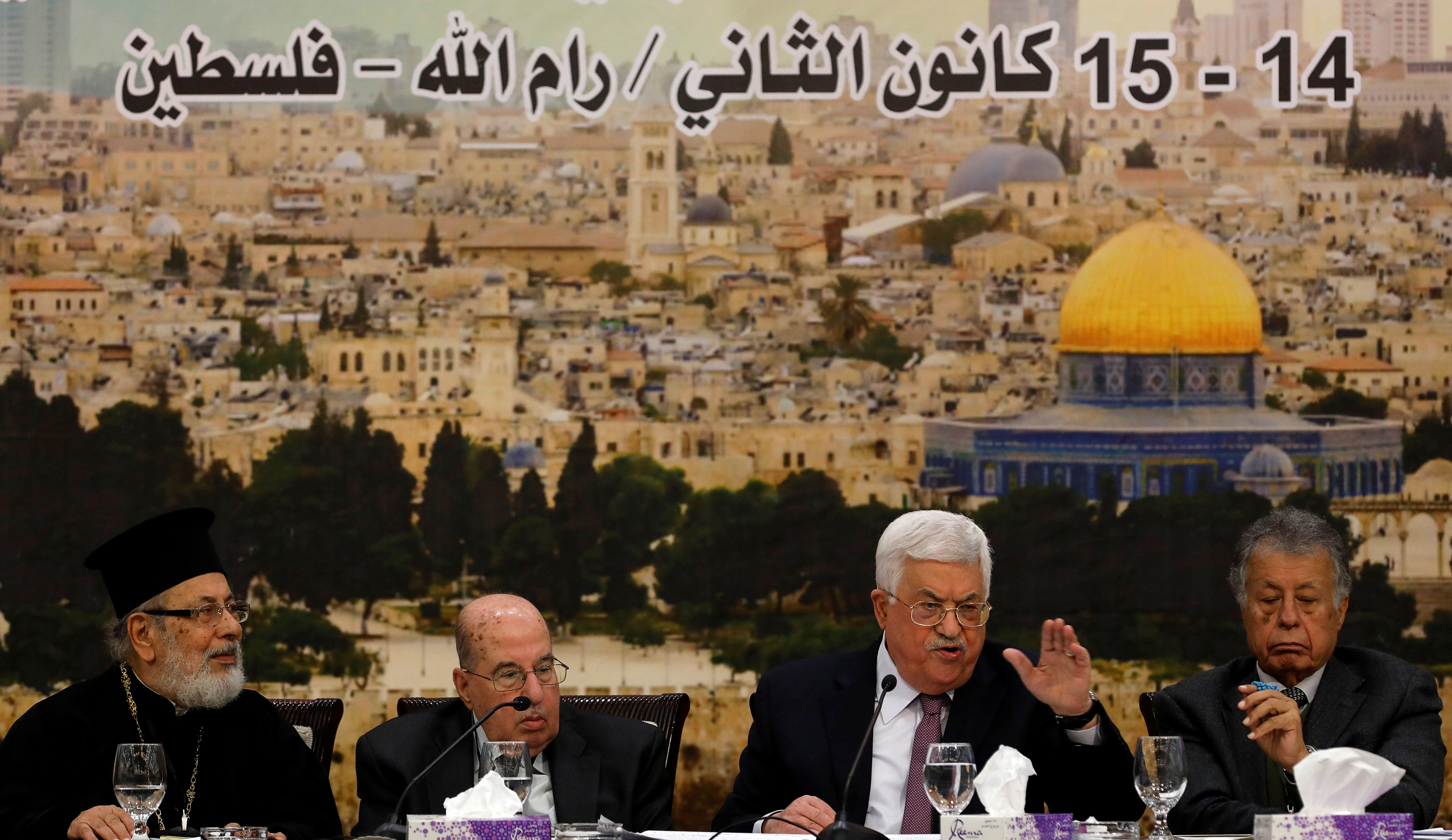 אבו מאזן במהלך נאומו במועצה המרכזית של אש"ף ברמאללה. צילום: ריוטרס