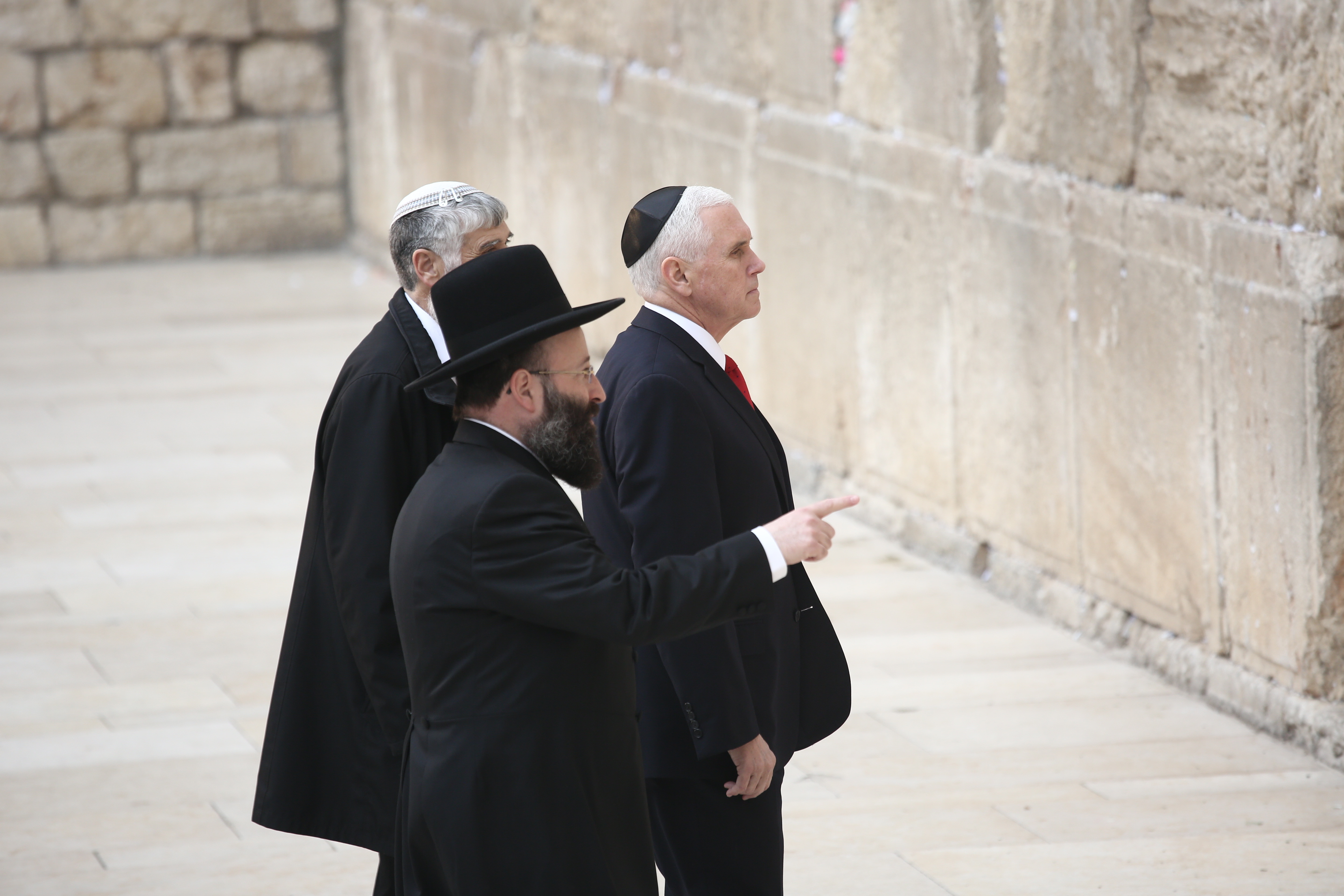 סגן הנשיא בכותל. צילום: TPS