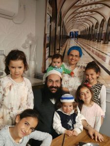 מפקד פיקוד המרכז, אלוף רוני נומה, בהערכת מצב באזור הפיגוע. צילום: דו"צ