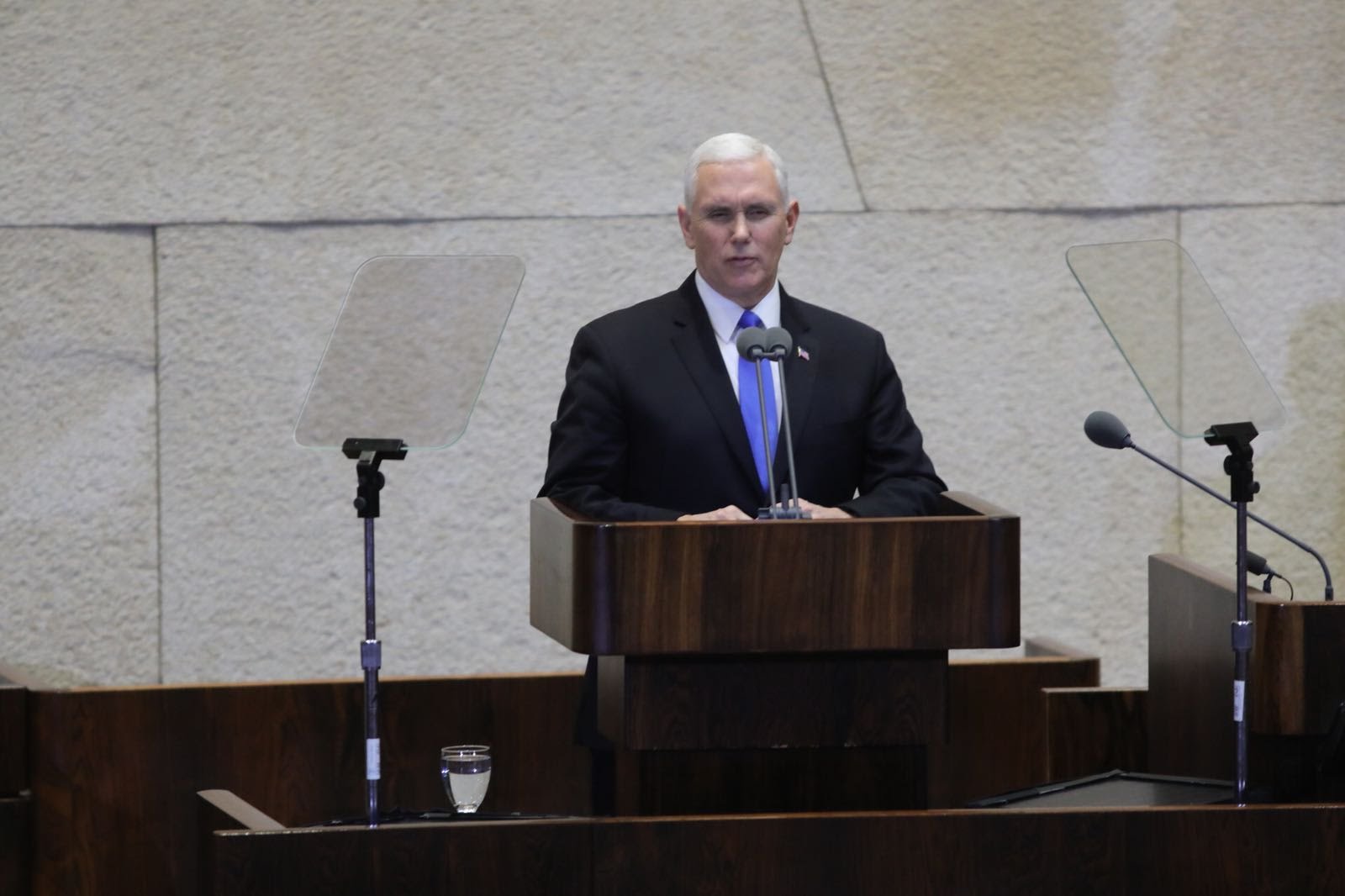 סגן הנשיא מייק פנס בכנסת. צילום: דוברות הכנסת