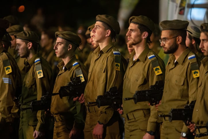 קטטה המונית בחטיבת גולני: קצין השליך מוט ברזל על חייל | צפו - ערוץ 14 | C14