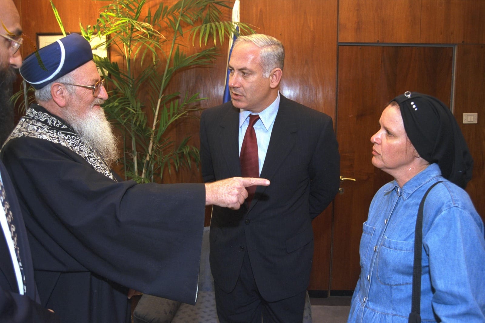 הרב מרדכי אליהו עם אסתר פולארד