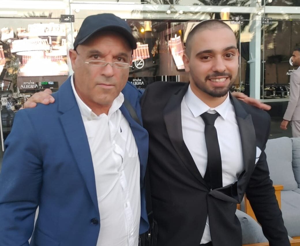 שמח במשפחת אזריה הערב.