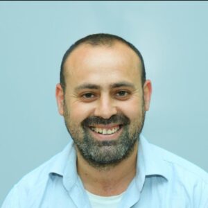 מנהל בית הספר שורשים, אליאור תורג'מן.