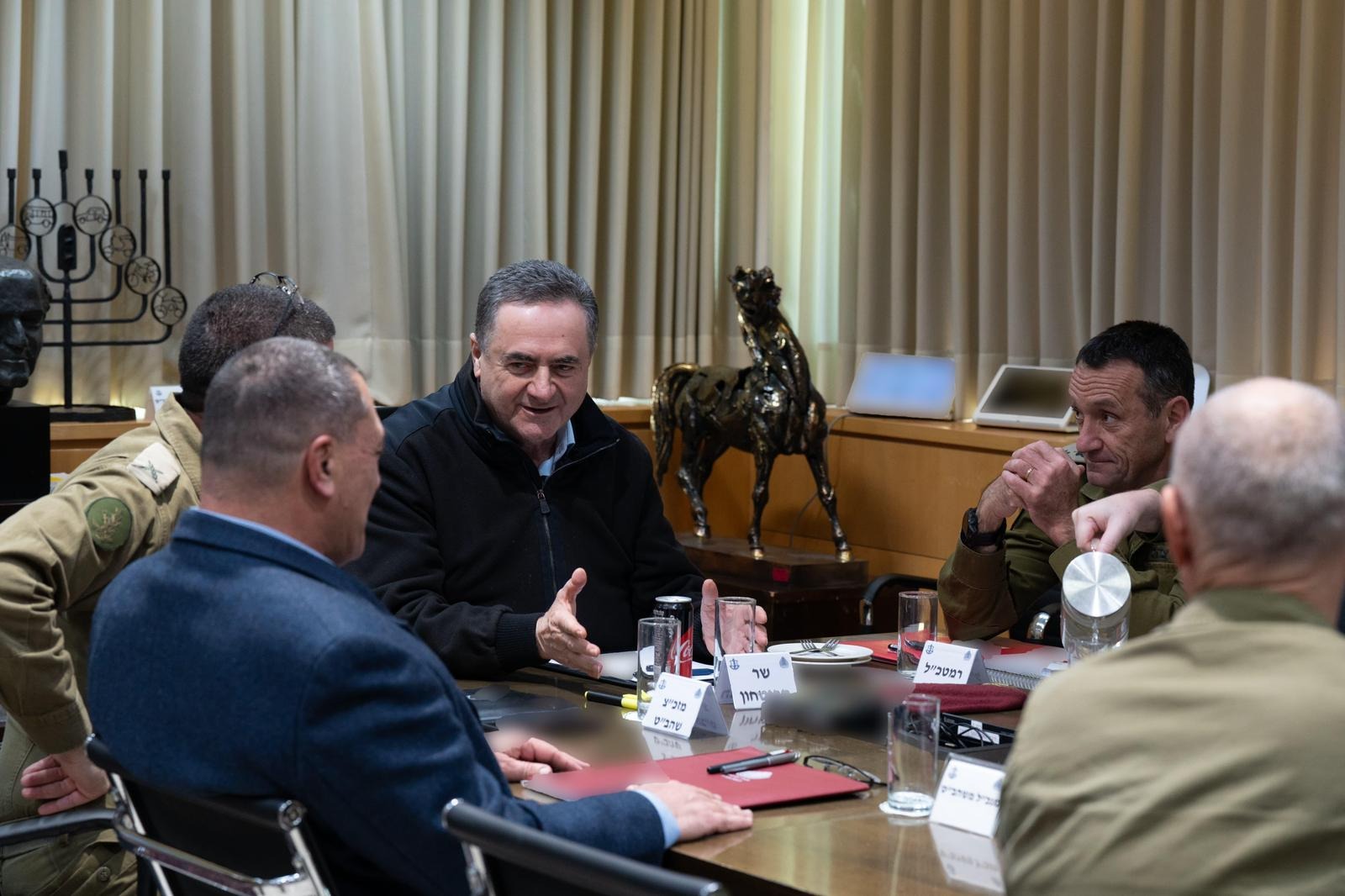 שר הביטחון ישראל כ"ץ עם הדרג הביטחוני