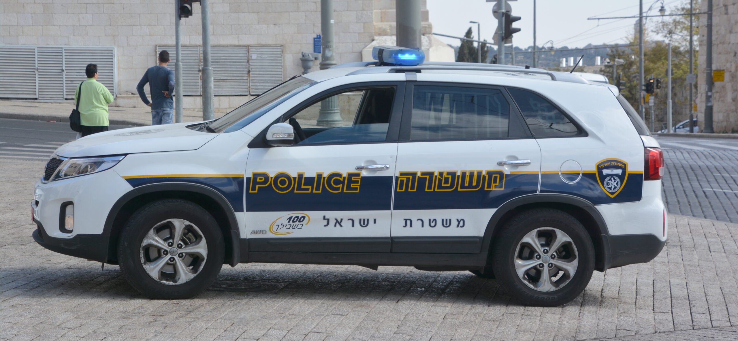 ניידת משטרה |