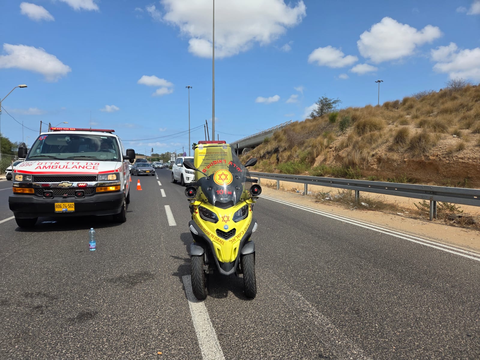 תאונה קשה במחלף מורשה: הולך רגל כבן 50 נפגע מאופנוע ונפצע באורח קשה