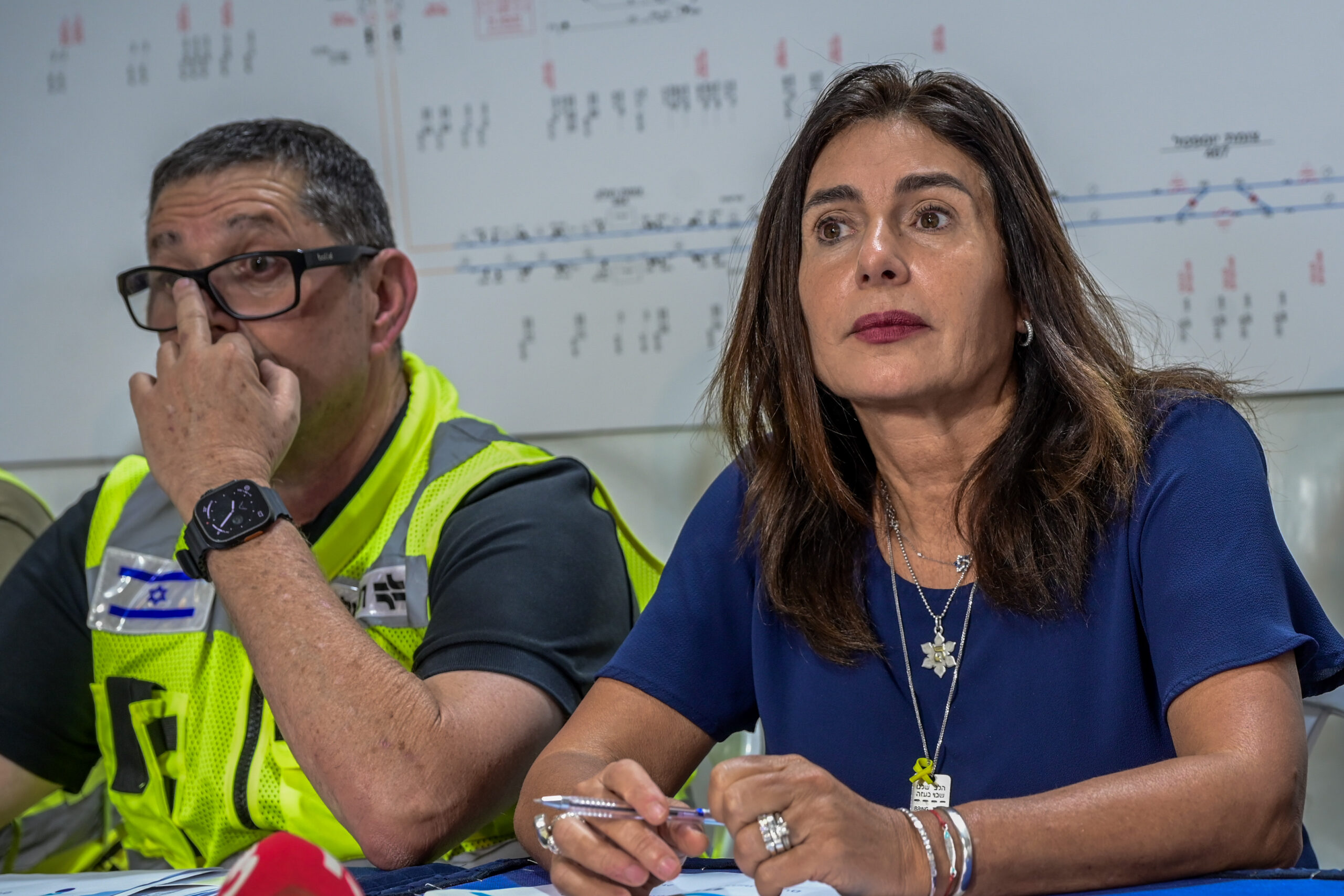 שרת התחבורה מירי רגב במסיבת עיתונאים לאחר התקלה ברכבת ישראל