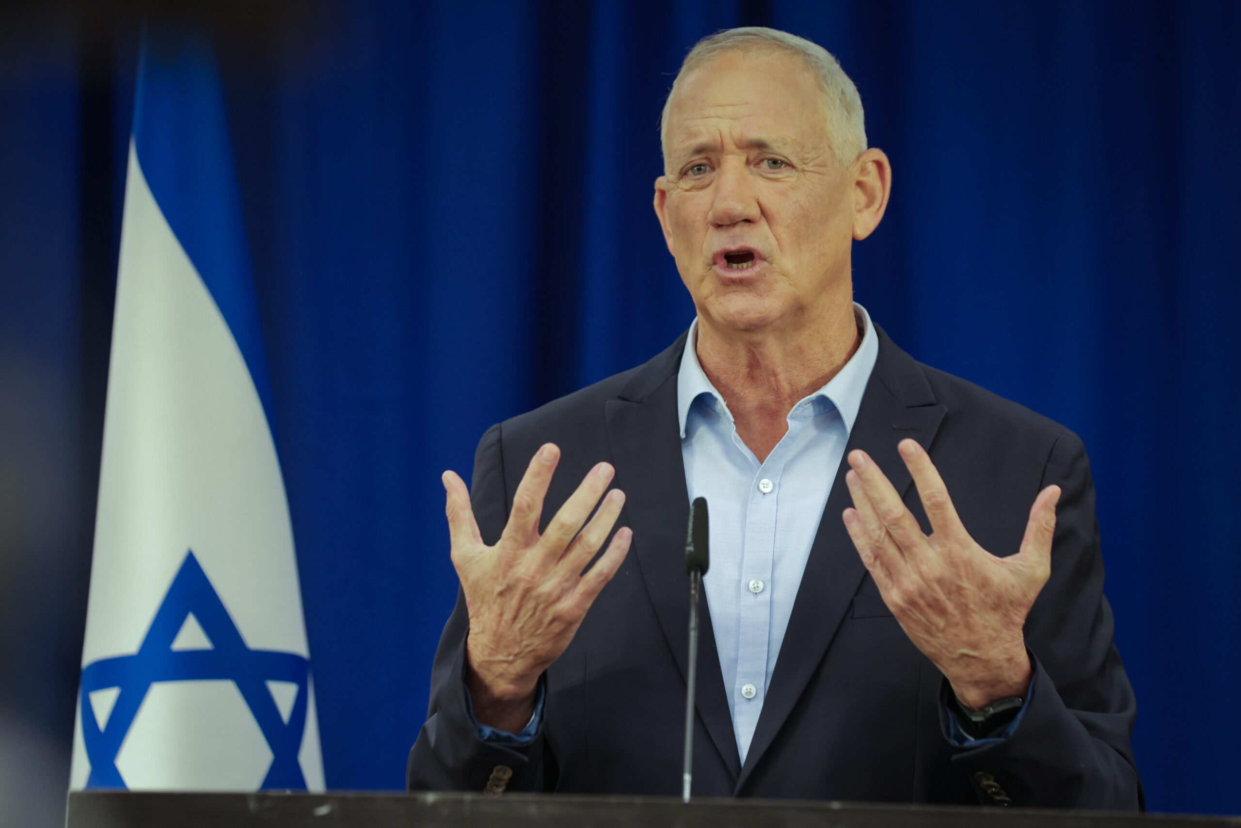 בני גנץ במסיבת עיתונאים