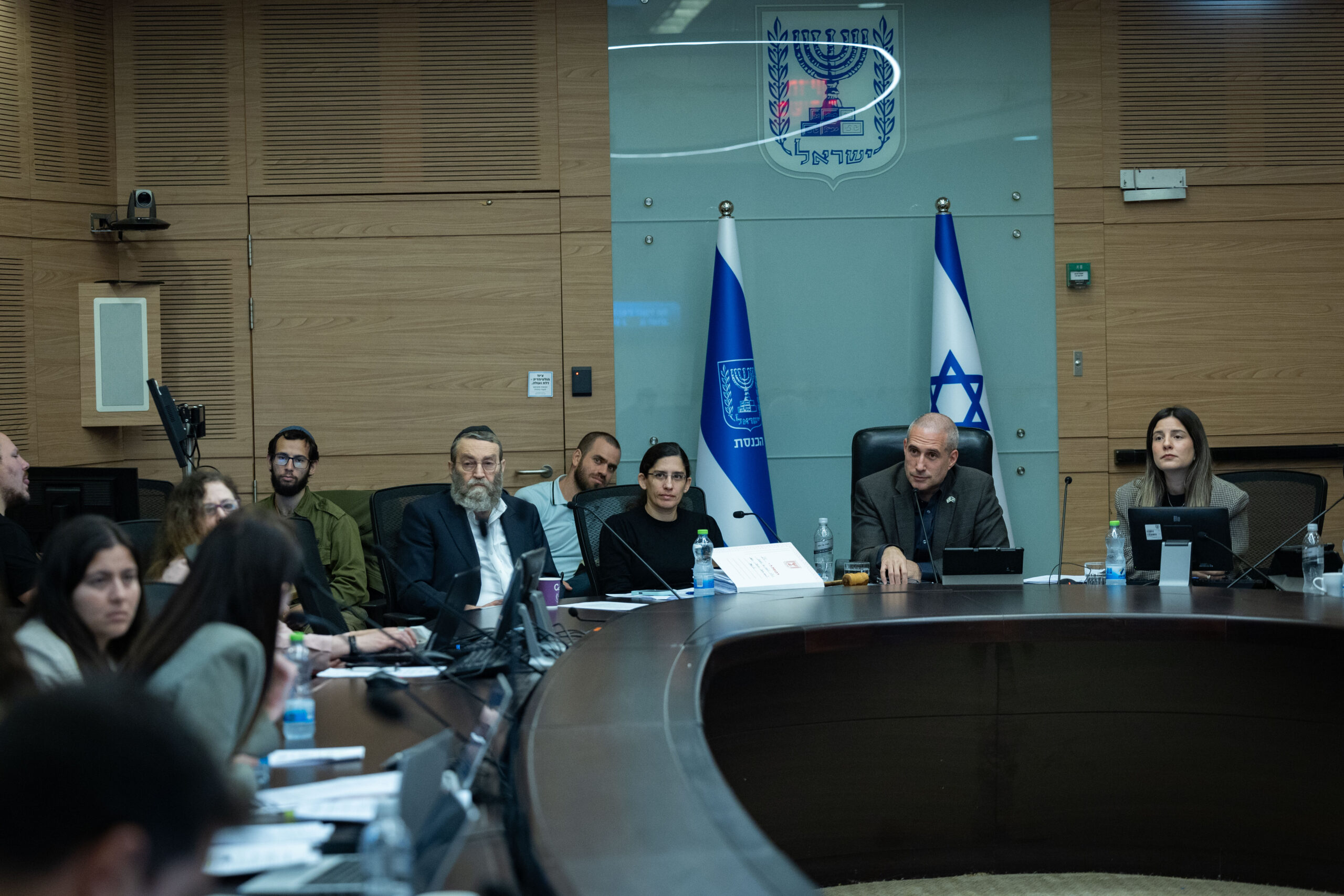 Finance Committee chair MK Hanoch Milwidsky leads a Finance committee meeting at the Knesset, the Israeli parliament in Jerusalem on November 25, 2025. Photo by Yonatan Sindel/Flash90 *** Local Caption *** ועדת כספים חנוך מילביצקי כנסת ועדת הכספים