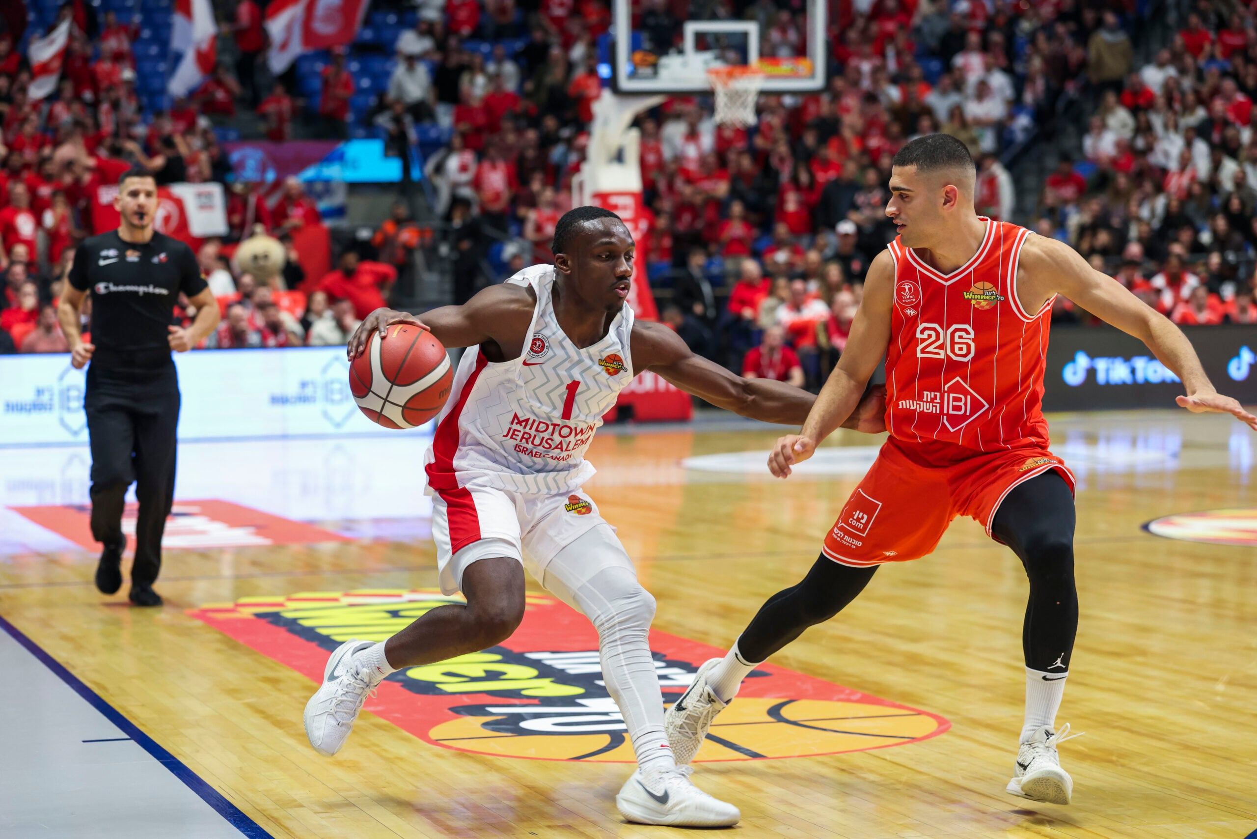 The Israeli Basketball Premier League match between Hapoel Jerusalem and Hapoel Tel Aviv in Tel Aviv on January 3, 2026. Photo by Danny Maron/Flash90 *** Local Caption *** כדורסל