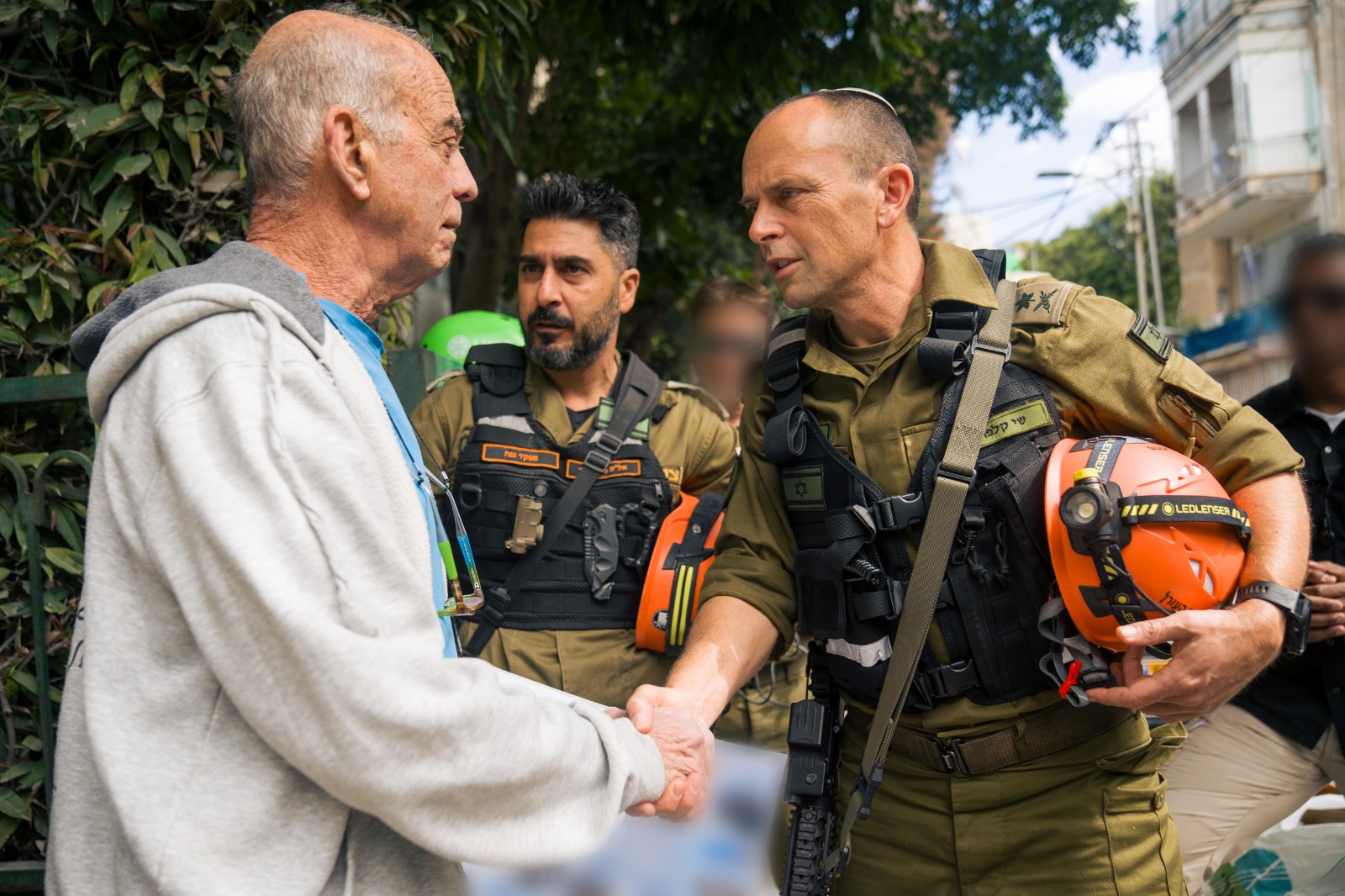 מפקד פקע"ר באחת מזירות הנפילה במרכז: "ההנחיות מצילות חיים" | צילום: דובר צה"ל