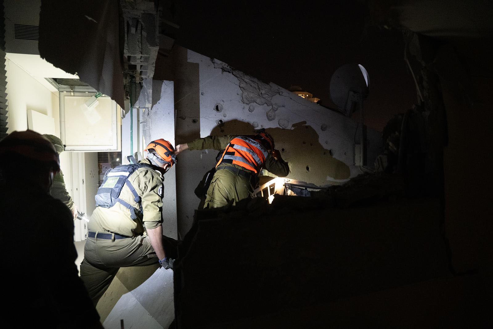 מפקד פיקוד העורף בזירת הנפילה ברמת גן