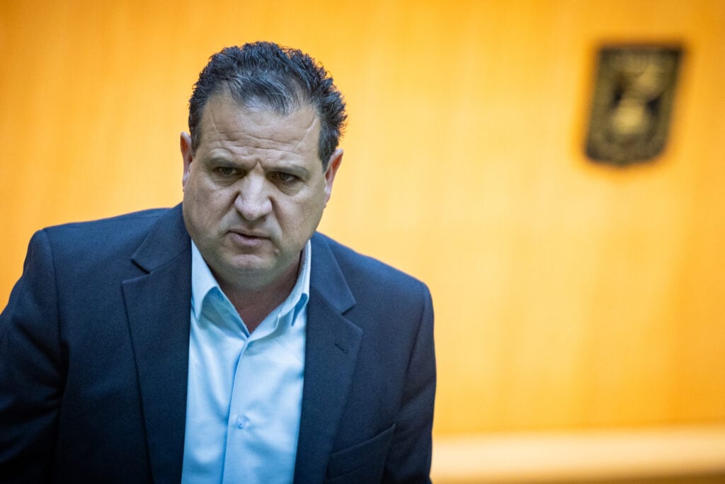 ח"כ איימן עודה משתתף בישיבה מיוחדת באודיטוריום בכנסת בירושלים במהלך המלחמה עם איראן וחיזבאללה, 9 במרץ 2026.