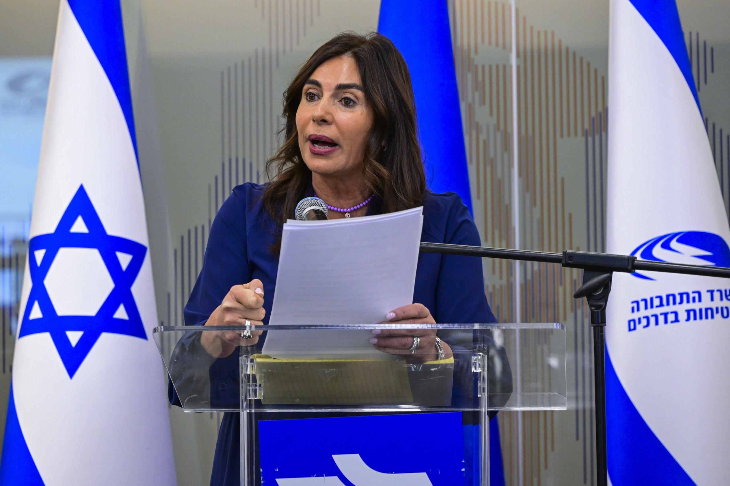 שרת התחבורה מירי רגב משתתפת במסיבת עיתונאים בלוד, 12 במרץ 2026.