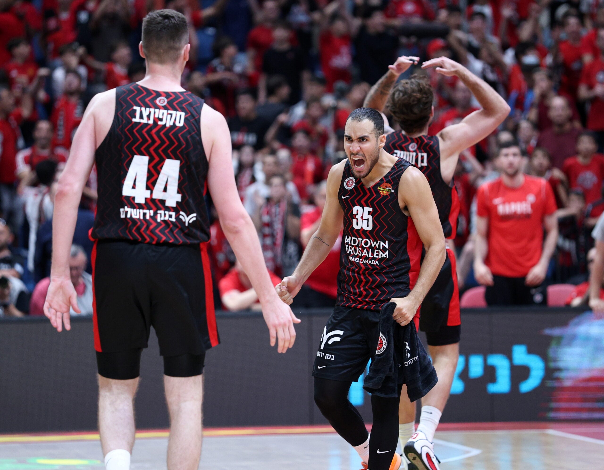 איתן בורג, דימה סקפינצב, הפועל תל אביב נגד הפועל ירושלים בסדרת חצי גמר הפלייאוף בליגת ווינר סל