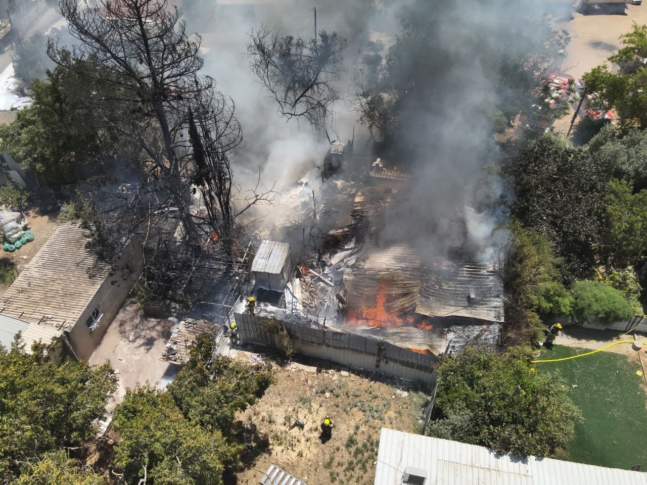 שריפת פסולת ברמלה התפשטה לעבר קרוונים ובלוני גז