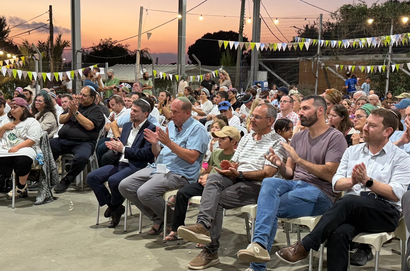 סמוטריץ׳ חשף בטקס ההסדרה בגבעות: ״נקים עיר בגוש עציון״